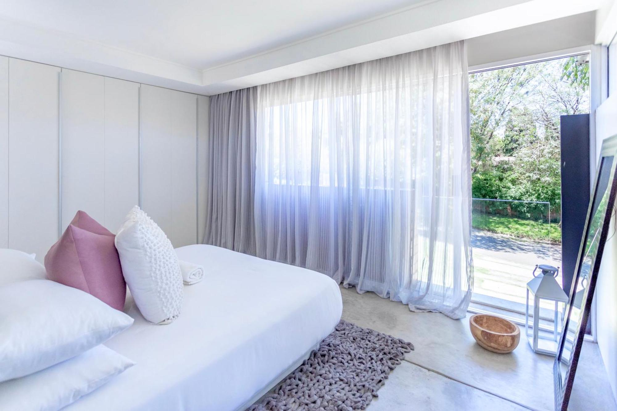 Calm Sandton Experience Johannesburg Exterior photo